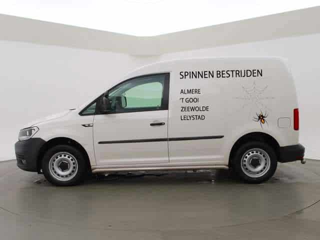 Spinnen-bestrijden-Almere-auto